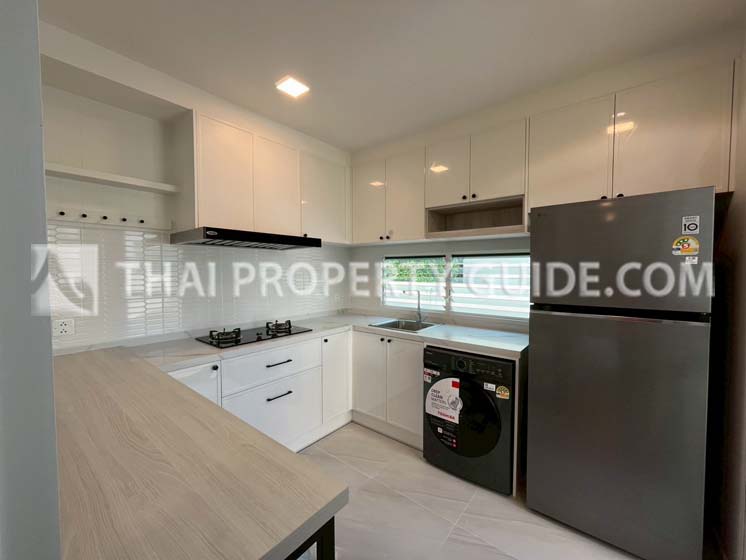 House with Shared Pool in Bangnatrad 